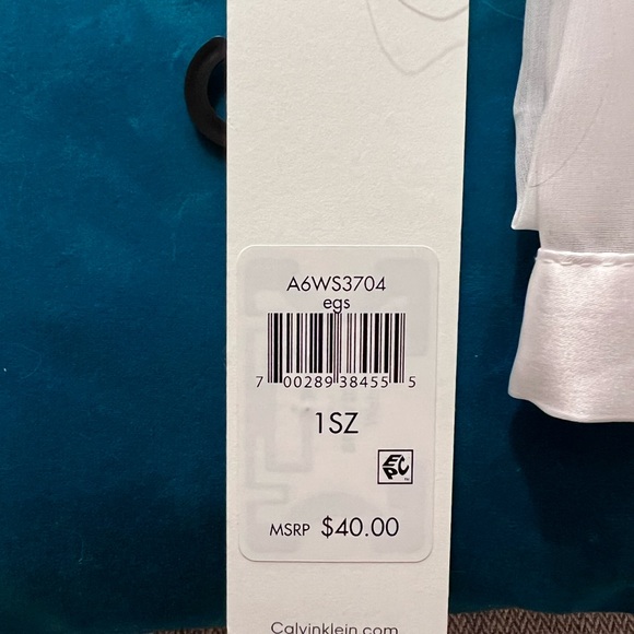 Stunning NWTs Calvin Klein Sheer Shawl! Satin channeling! - Picture 2 of 5